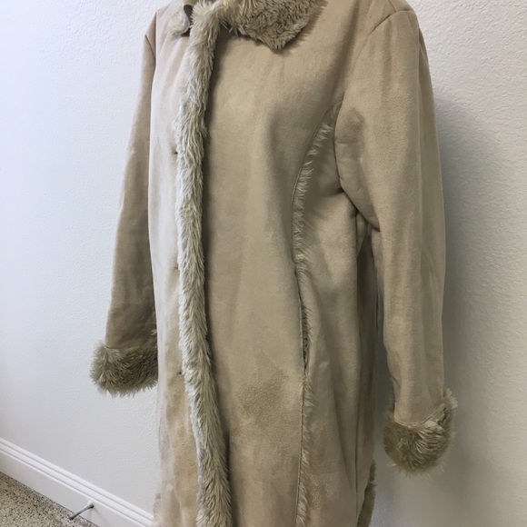 John Weitz Medium Womens Faux Suede Fur Jacket coat Long Cream Mob Wife - Picture 3 of 8
